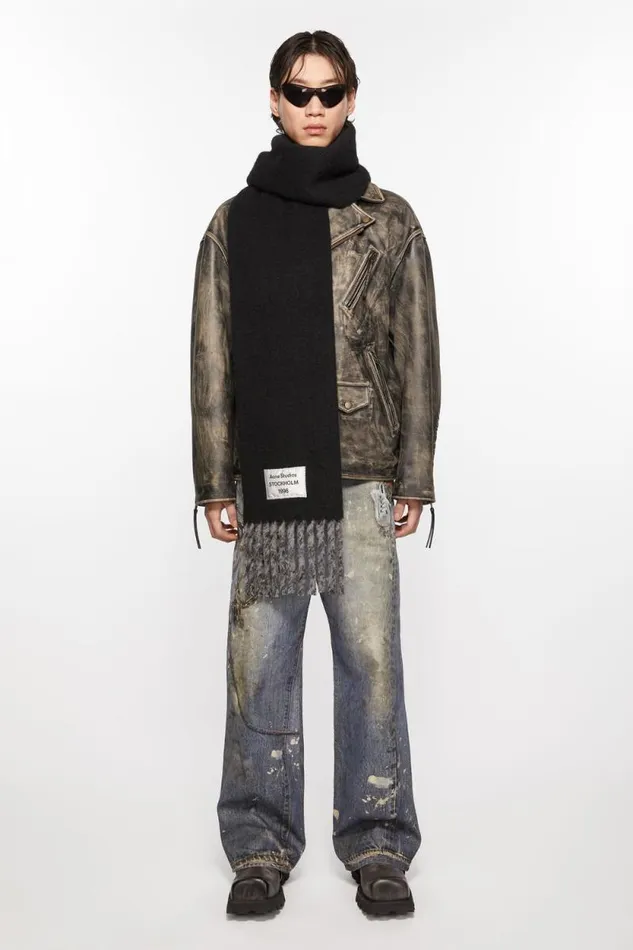 Acne Studios Fringed Scarf Logo Label Blackgrey Men Scarves Acne Studios Fringed Scarf Logo Label Blackgrey Men Scarves