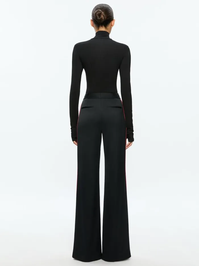 Alice Olivia AO X TOM WESSELMANN DELAINA LONG SLEEVE TURTLENECK TOP Still Life Women Tops