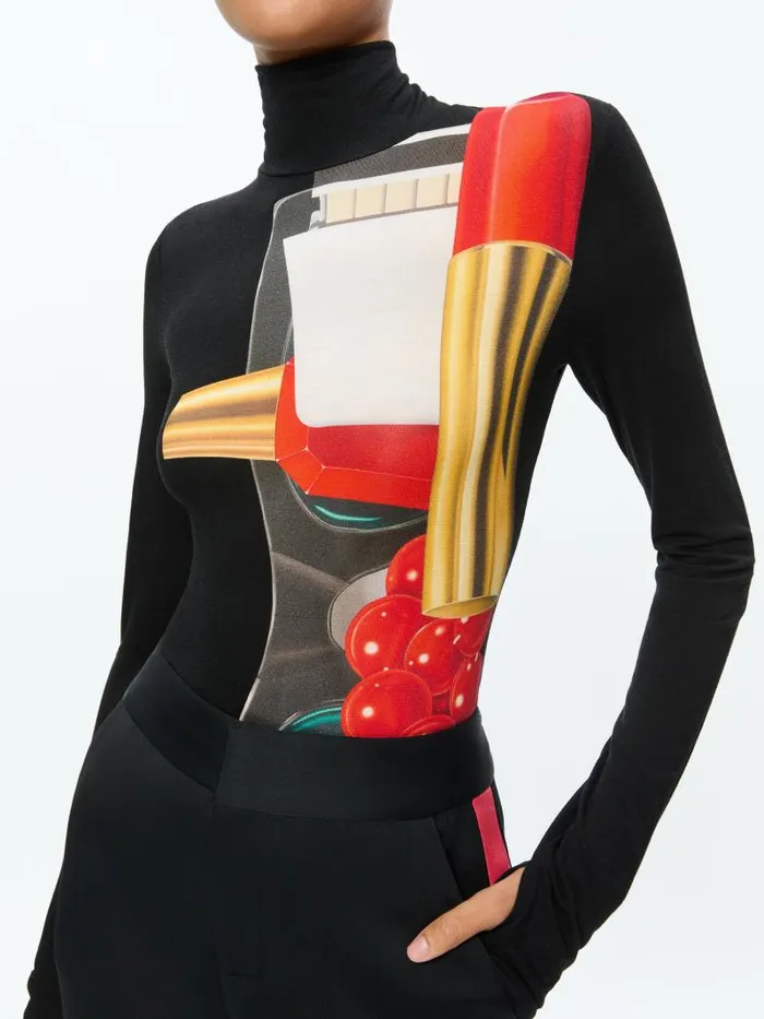Alice Olivia AO X TOM WESSELMANN DELAINA LONG SLEEVE TURTLENECK TOP Still Life Women Tops