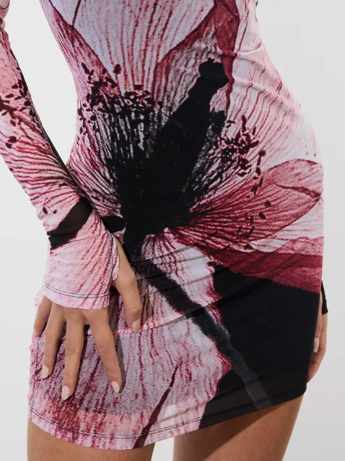 Alice Olivia DORINDA OFF THE SHOULDER MINI DRESS WITH THUMBHOLES Luna Floral Women Dresses