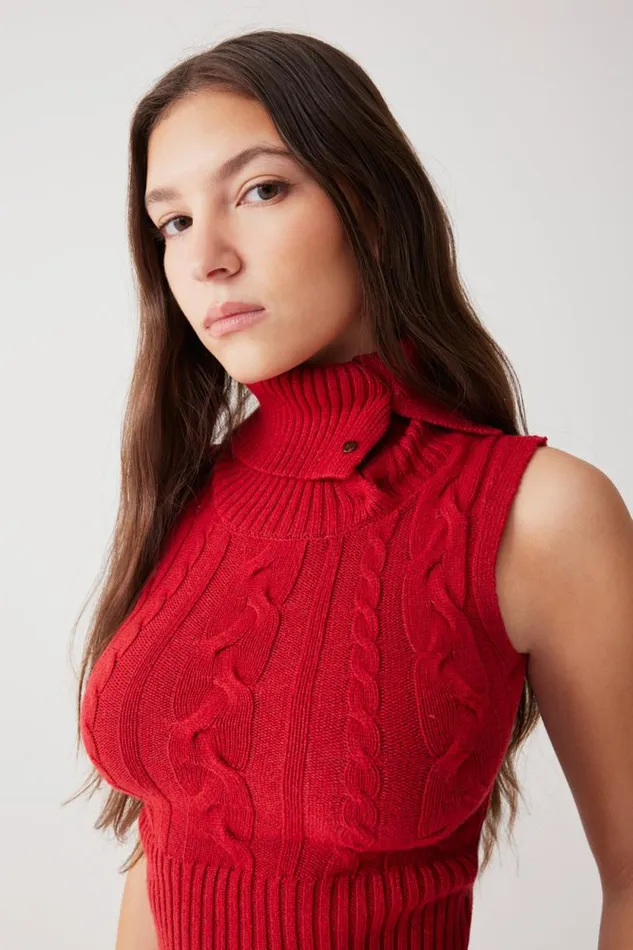 Frankies Bikinis Tops Women Axel Cable Cloud Knit Sleeveless Sweater Red Velvet