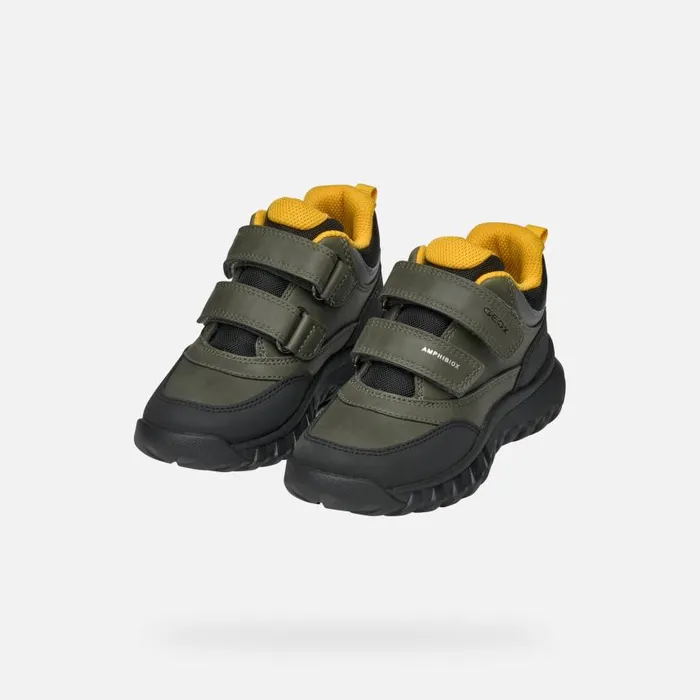 Kids Geox Sneakers SIMBYOS ABX BOY Dark GreenBlack Low Top Sneakers Dark Greenblack