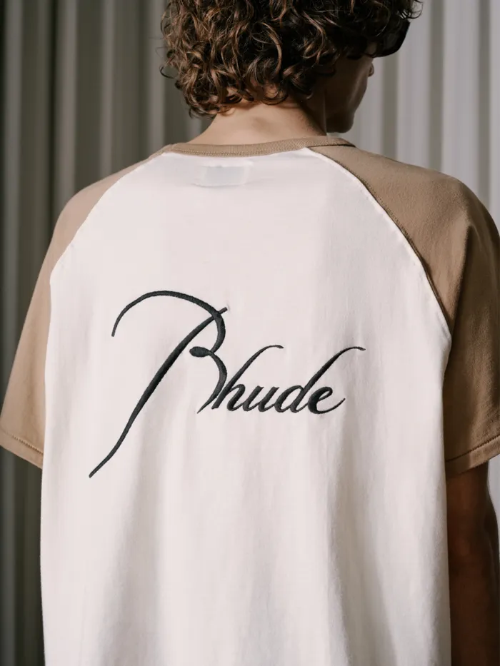 Men Rhude Tees RAGLAN LOGO TEE Vtg Tan Vtg White Men Rhude Tees RAGLAN LOGO TEE Vtg Tan Vtg White