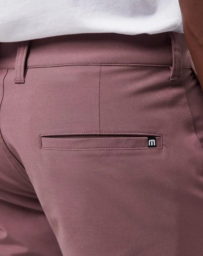 Men Shorts TravisMathew TECH CHINO SHORT 8IN Flint Men Shorts TravisMathew TECH CHINO SHORT 8IN Flint