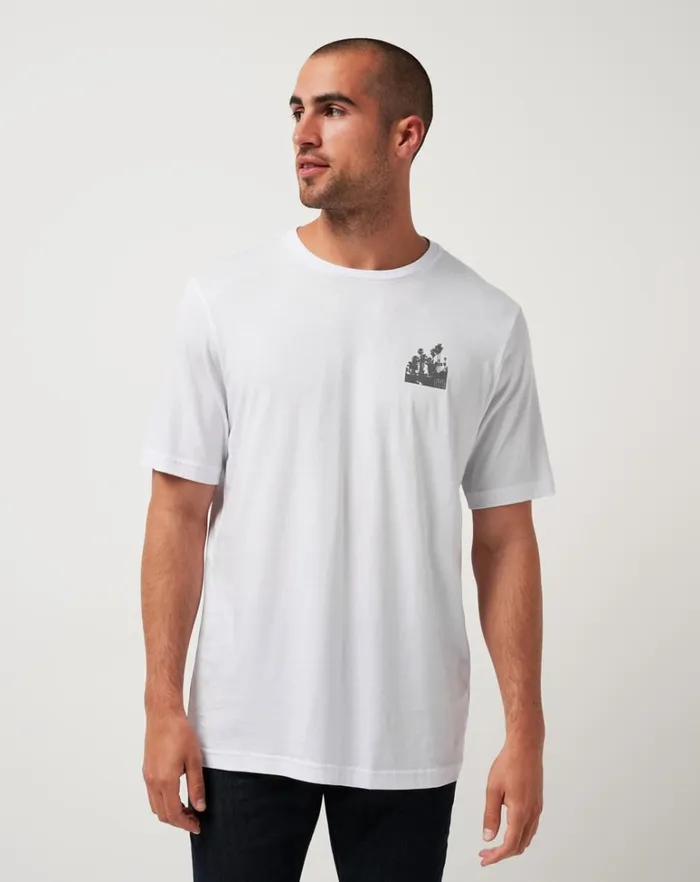 Men Tees TravisMathew JURASSIC CANYON TEE White Men Tees TravisMathew JURASSIC CANYON TEE White