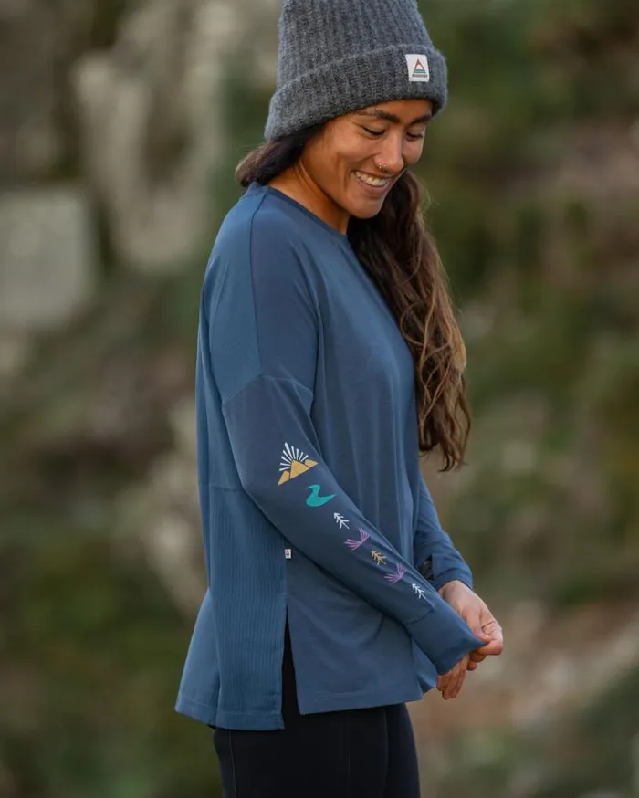 Passenger Clothing Lotus Recycled Active LS Top Dark Denim Women Activewear