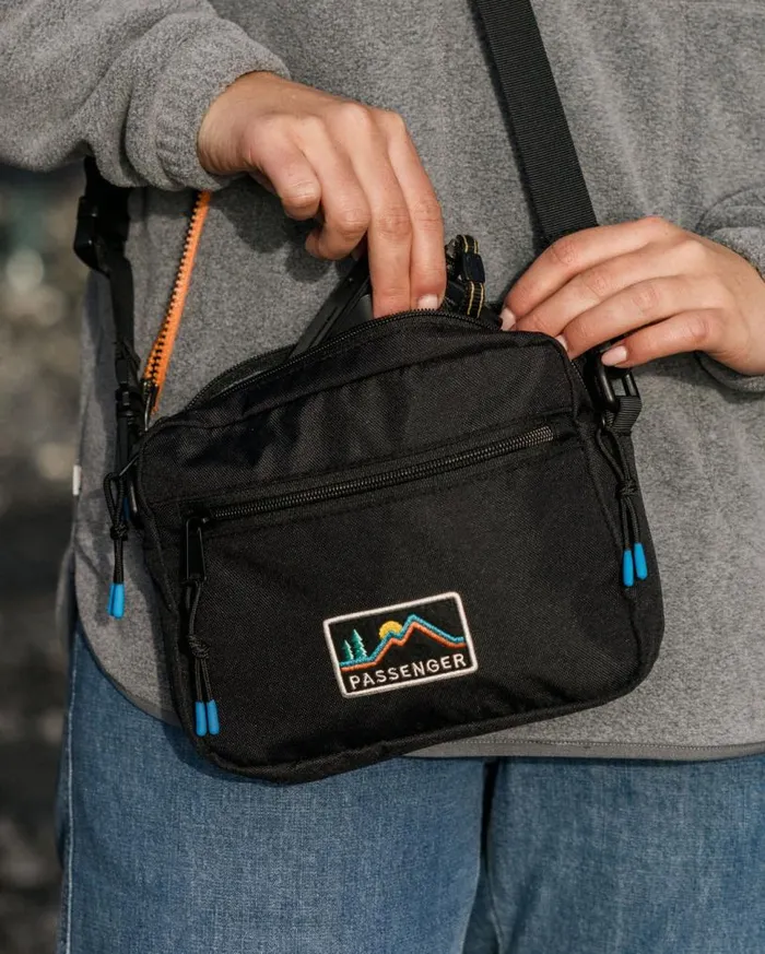 Passenger Clothing Mainland Recycled Hip Pack Black WomenMen Backpacks and Bags