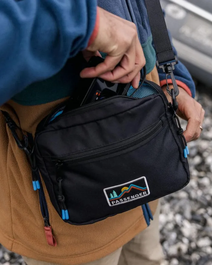 Passenger Clothing Mainland Recycled Hip Pack Black WomenMen Backpacks and Bags