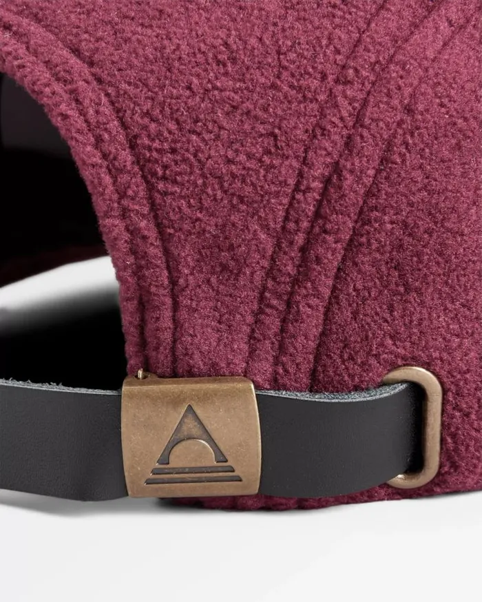 Passenger Clothing Pine Recycled Polar Fleece Cap Wine WomenMen Caps and Hats