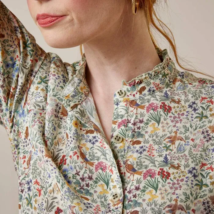 Women TShirts and Tops Ariat Clarion Blouse Bird Print Women TShirts and Tops Ariat Clarion Blouse Bird Print