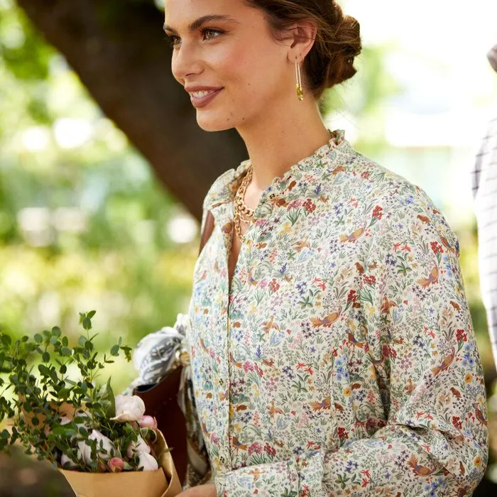 Women TShirts and Tops Ariat Clarion Blouse Bird Print Women TShirts and Tops Ariat Clarion Blouse Bird Print