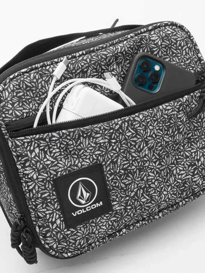 WomensKids Bags and Backpacks Volcom Lil Bite Lunchkit 8211 BlackWhite